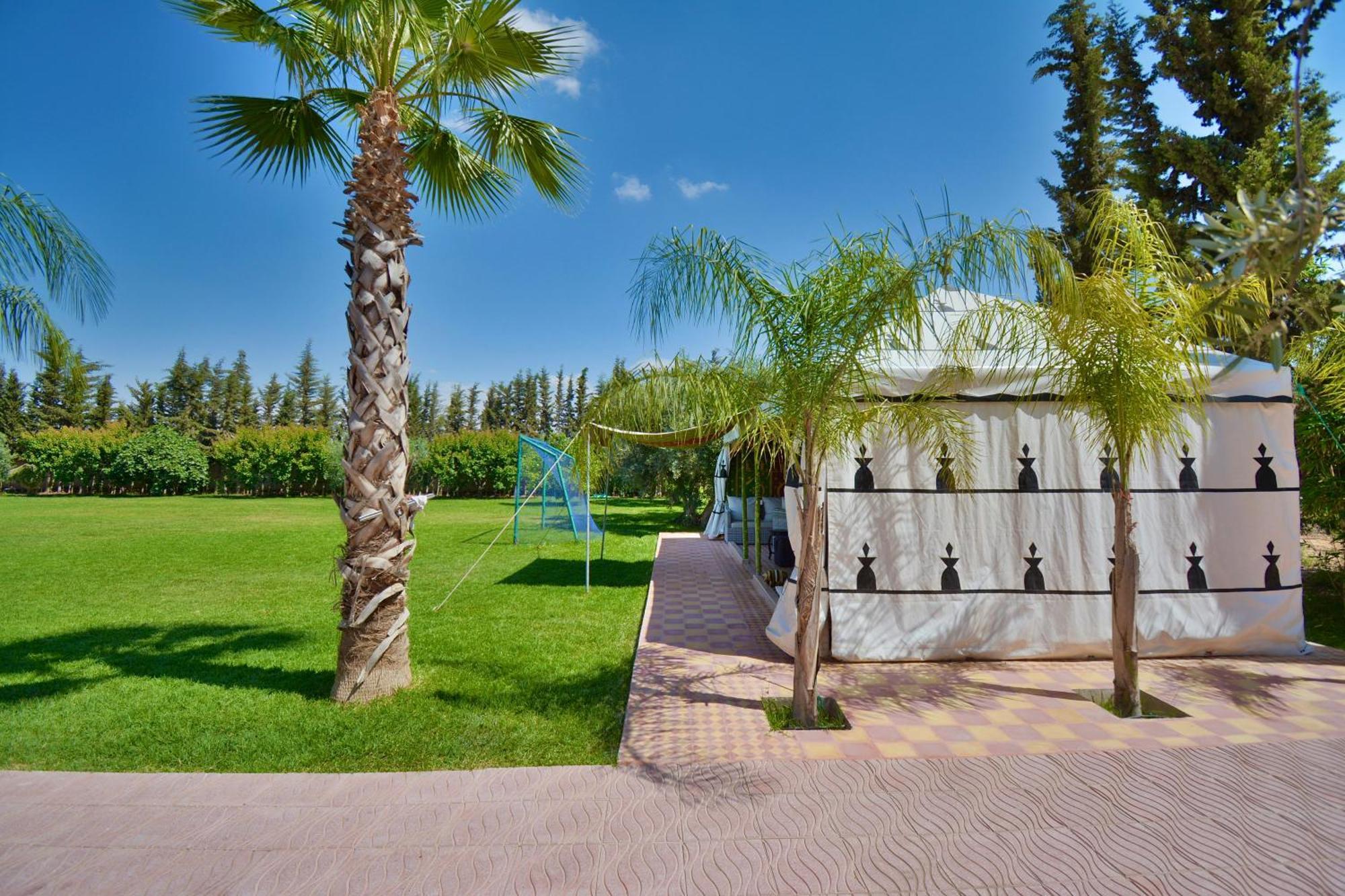 Ferme De Vacances Avec Une Grande Villa A Marrakech マラケシュ エクステリア 写真